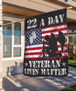 22 A Day Veterans Flag Veteran Lives Matter Suicide Awareness TQN496F