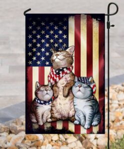 three cats american flag 2668