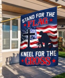 Veteran Kneel For The Cross Soldier Kneeling Before The Cross Flag MLN595F