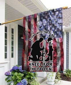 Veteran Soldier Kneeling Flag MLN67F
